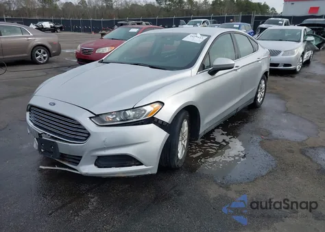 2015 Ford Fusion S z USA, uszkodzony, nr VIN 3FA6P0G70FR296984